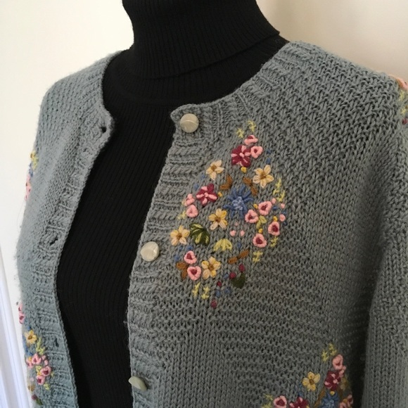 Vintage 100% wool 3d embroidery cardigan - Picture 3 of 6